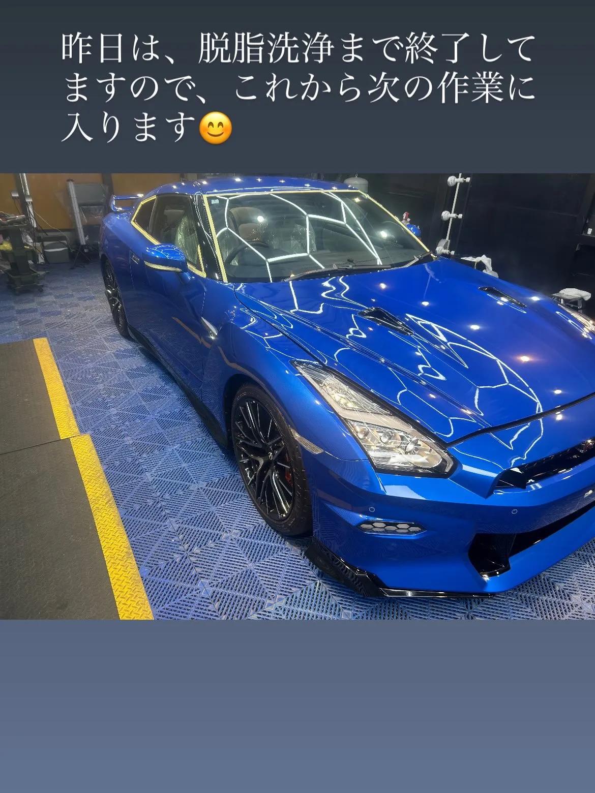 今回は、NISSAN GTR R35 にbody glass...