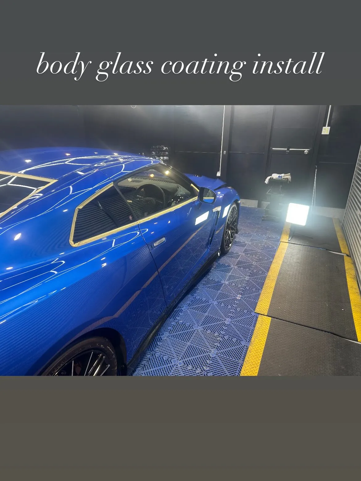 今回は、NISSAN GTR R35 にbody glass...