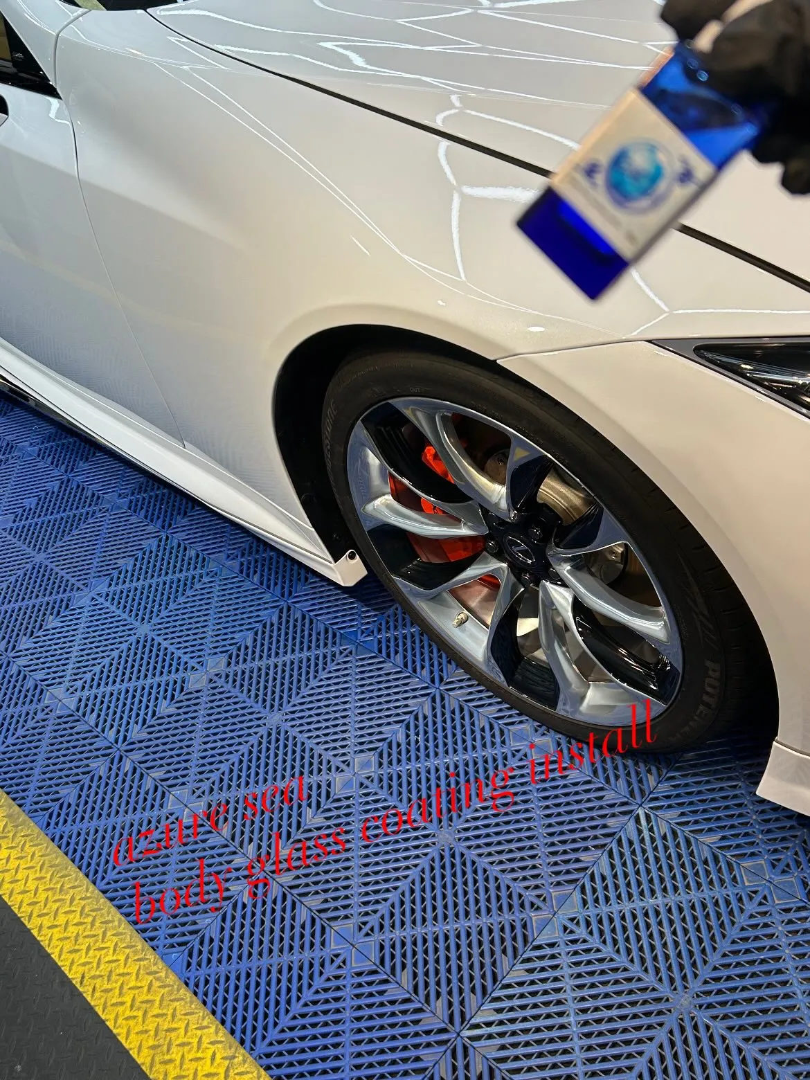 今回は、こちらのLEXUS LC500コンバーチブルに、bo...